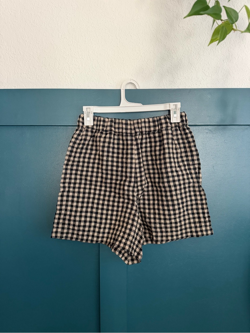 notPERFECTLINEN Mid Sand Gingham Main Shorts